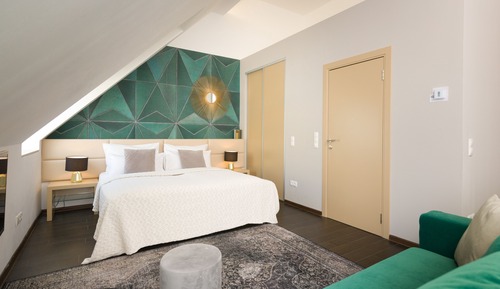 Deluxe Studio Penthouse