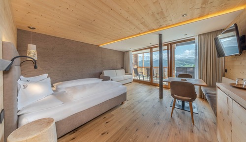 Family Suite, 1 King Bed with Sofa bed, Mountain View