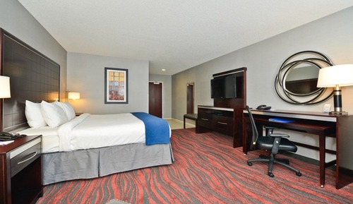 Standard Room, 1 King Bed, Accessible (Communication, Roll-In Shower)