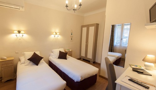 Standard Double Room, 1 Queen Bed