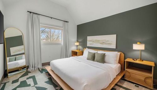 Standard Suite, 2 Bedrooms, Kitchen, Lake View