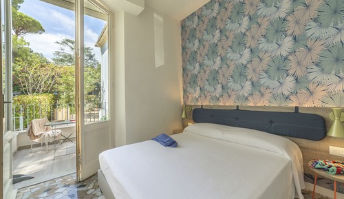 Standard Suite, Multiple Beds