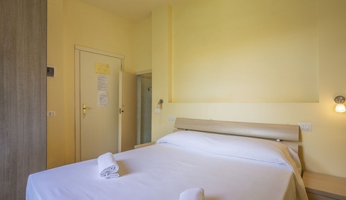 Economy Double Room, 1 Queen Bed