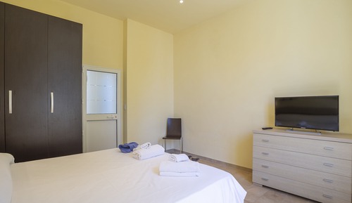 Triple Room, Multiple Beds