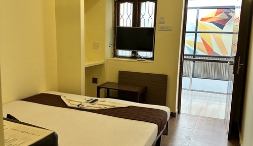 Compact A/C Room
