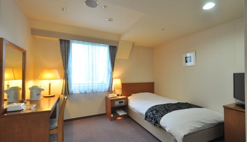 Semi Double Room, Smoking