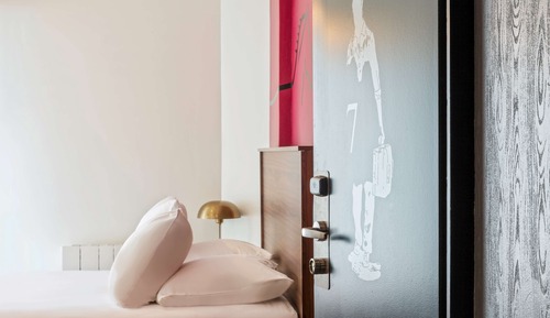 Classic Room, 1 Queen Bed, Non Smoking, Balcony