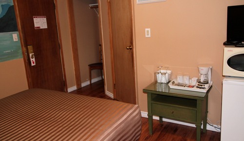 Standard Room, 1 Queen Bed (above restaurant)