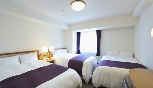Triple Room, Smoking