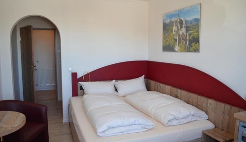 Basic Room, 1 Queen Bed