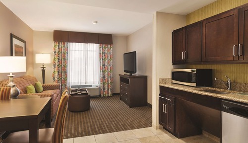 Suite, 1 King Bed, Accessible, Non Smoking (Roll-in Shower)