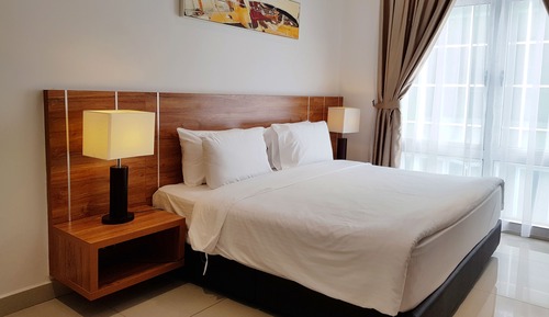 Executive Penthouse 3 plus 1 Bedroom Apartment