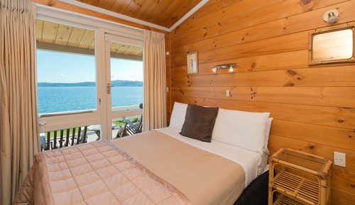 House, 3 Bedrooms, Lakeside
