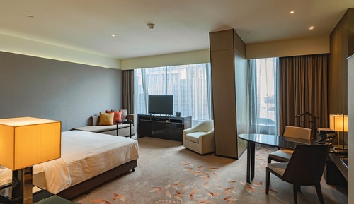 Premier Club, 1 King Bed