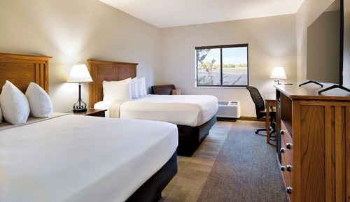 Standard Room, 2 Queen Beds, Pool View (2 Queens Atrium)
