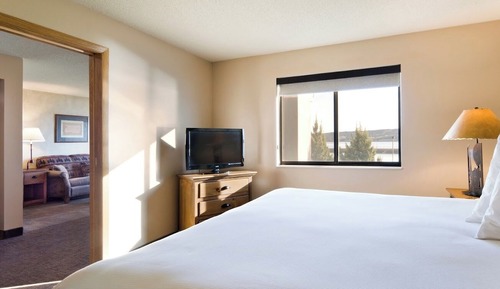 Suite, 1 King Bed, River View (King Suite Riverside - 2nd Floor)