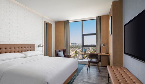 Deluxe Room, 1 King Bed