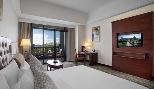 Deluxe Room, 1 King Bed, Garden Area