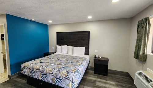 Standard Room, 1 King Bed, Non Smoking, Refrigerator & Microwave