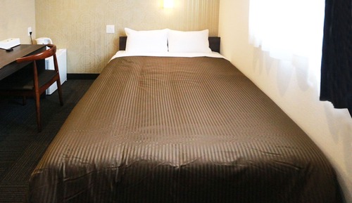 Double Room, Smoking
