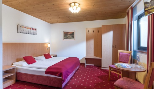 Triple Room, Ensuite, Courtyard View
