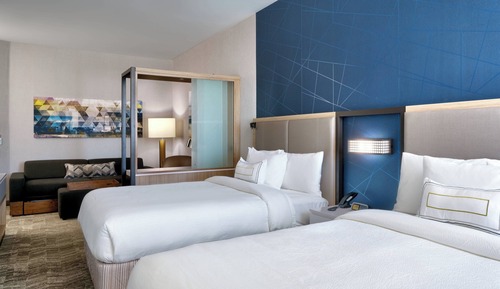 Suite, Multiple Beds, Non Smoking, Mountain View