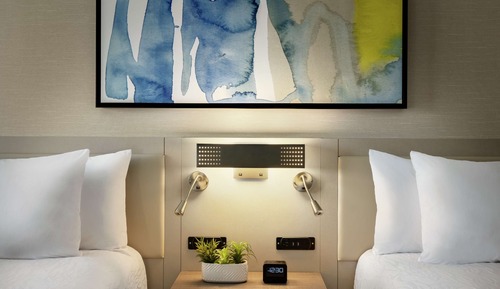 Room, 2 Queen Beds, Accessible, Bathtub