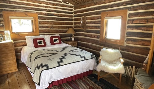 Snug Cabin