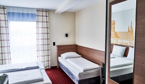 Basic Triple Room