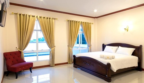 Luxury Villa - 7 Bedrooms