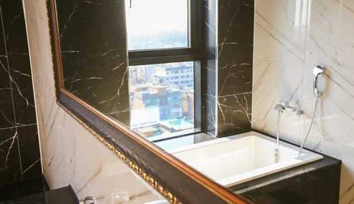 Room (WESTERN SUITE)