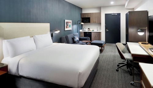 Junior Suite, 1 King Bed with Sofa bed (Hearing Accessible)
