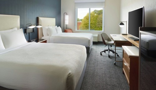 Room, 2 Queen Beds (Mobility Accessible, Tub)