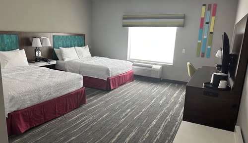 Room, 2 Queen Beds, Accessible, Bathtub (Mobility & Hearing)