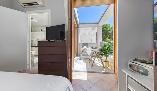 Family Apartment, 1 Bedroom (with Beach Access)