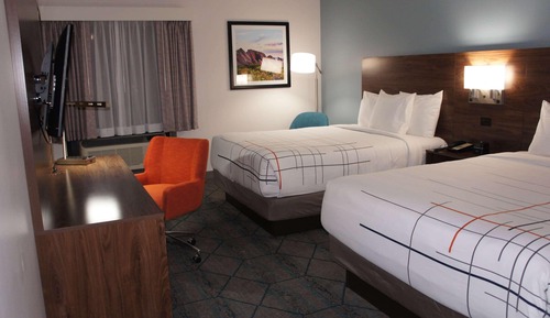 Deluxe Room, 2 Queen Beds, Accessible, Non Smoking (Mobility, Bathtub w/ Grab Bars)