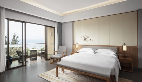 Suite, 1 King Bed, Balcony, Sea View (Seaview)