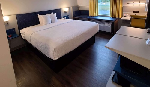 Room, 1 King Bed, Accessible, Non Smoking (Mobility)