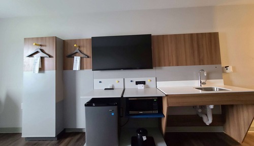 Suite, 1 King Bed, Accessible, Non Smoking