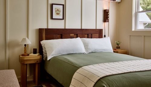 Room, 1 King Bed (Boarding House)
