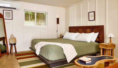 Room, 1 King Bed (Lake House)