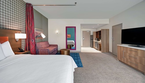 Studio, 1 King Bed, Bathtub