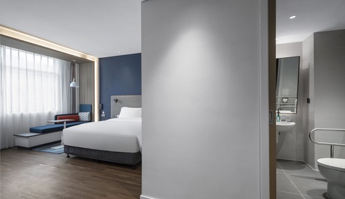 Standard Room, 1 King Bed, Accessible