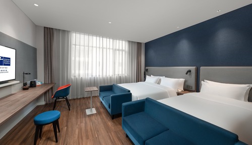 Standard Room, Multiple Beds (Extra Floor Space)