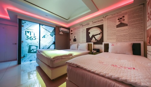 Room (Twin (Two Beds))