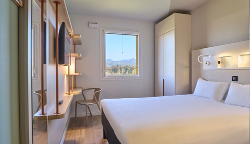Triple Room, Multiple Beds