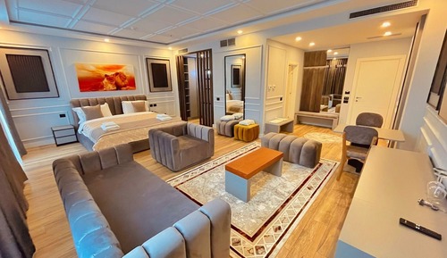 Royal Suite, 1 Double Bed, Balcony, Garden View