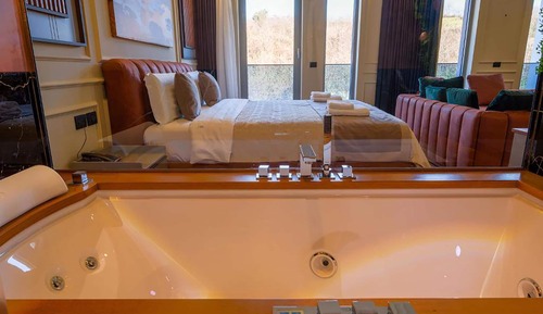 Studio Suite, Hot Tub