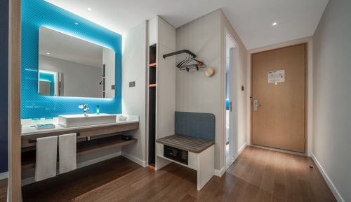 Standard Room, 1 King Bed