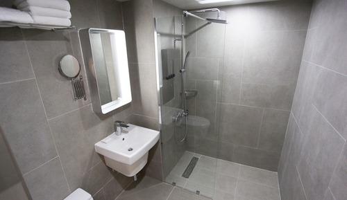 Room (Korean-style Ondol Room)